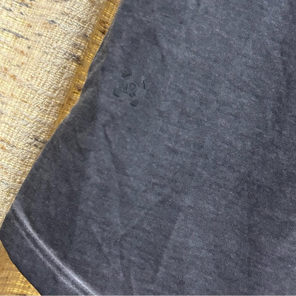 Lululemon 5 Year Basic Tee - Small - Picture 7 of 8